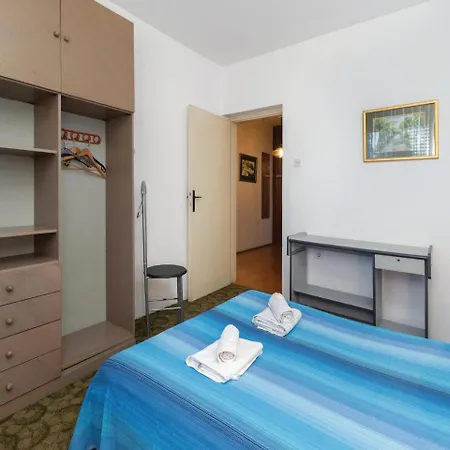 Prilaz Side Kosutic V Apartment Zadar